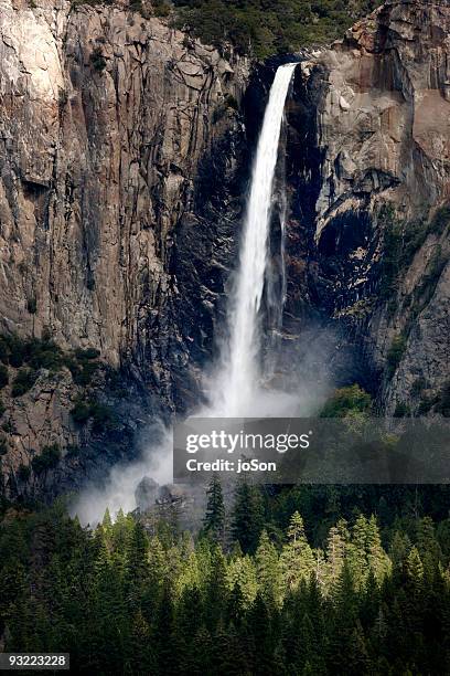 bridalveil fall from tunnel view - pdcsm1 do not delete stock-fotos und bilder