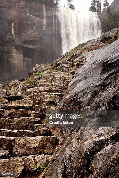 trail to vernal falls - pdcsm1 do not delete stock-fotos und bilder