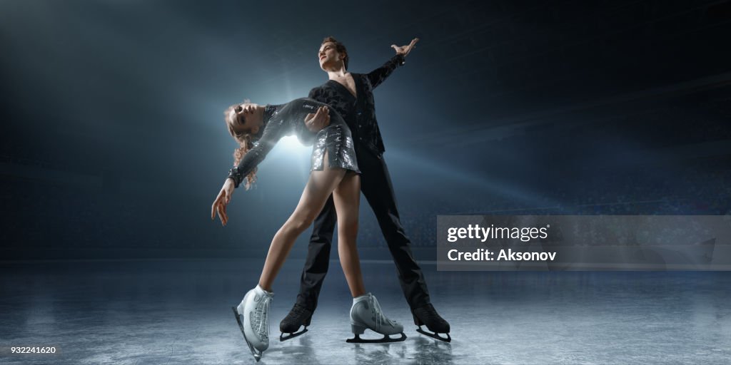 Figure skating. Ice skaters couple