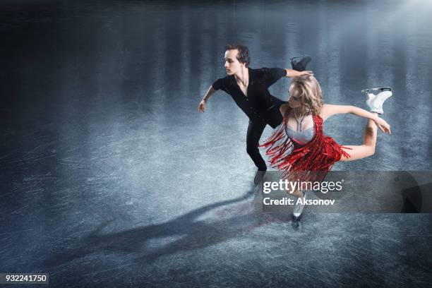 figure skating. ice skaters couple - figure skating couple stock pictures, royalty-free photos & images