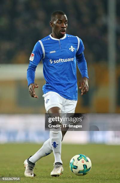 Wilson Kamavuaka of Darmstadt controls the ball during the Second Bundesliga match between SG Dynamo Dresden and SV Darmstadt 98 at DDV-Stadion on...