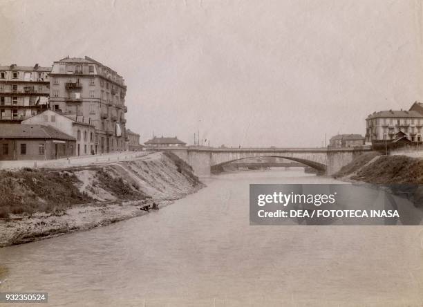 Mosca bridge over the Dora Riparia river, Turin, Piedmont, Italy, photograph from Istituto Italiano d'Arti Grafiche, Bergamo, 1909-1911.