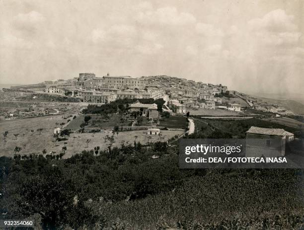 View of Bovino, Apulia, Italy, photograph from Istituto Italiano d'Arti Grafiche, Bergamo, 1905-1910.