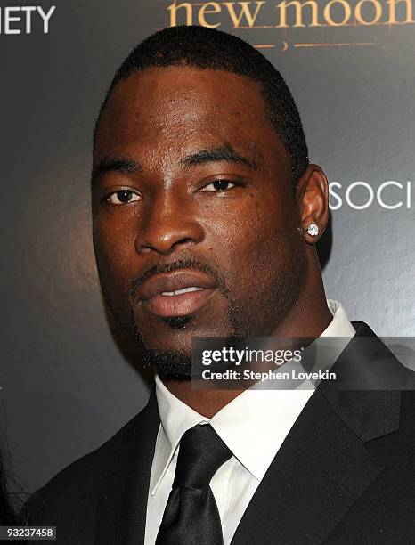 Football player Justin Tuck attends THE CINEMA SOCIETY and D&G screening of THE TWILIGHT SAGA: NEW MOON at Landmark's Sunshine Cinema on November 19,...