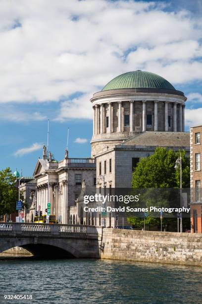 four courts in dublin city, ireland - dublin city stockfoto's en -beelden