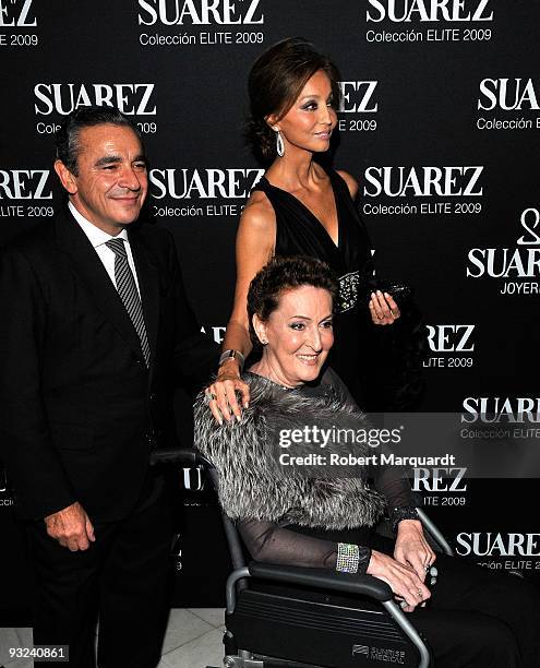 Maite Ramirez Lazaro du Breuil and Isabel Preysler attend the Suarez 'Elite by you 2009' photocall at the Theater Liceu on November 12, 2009 in...