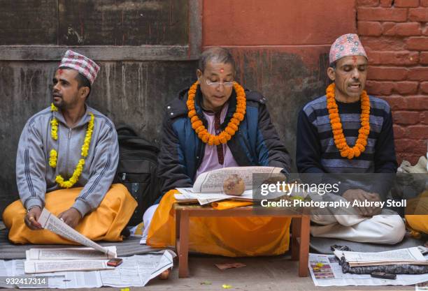 sacred scriptures - hindu segenszeichen stock-fotos und bilder