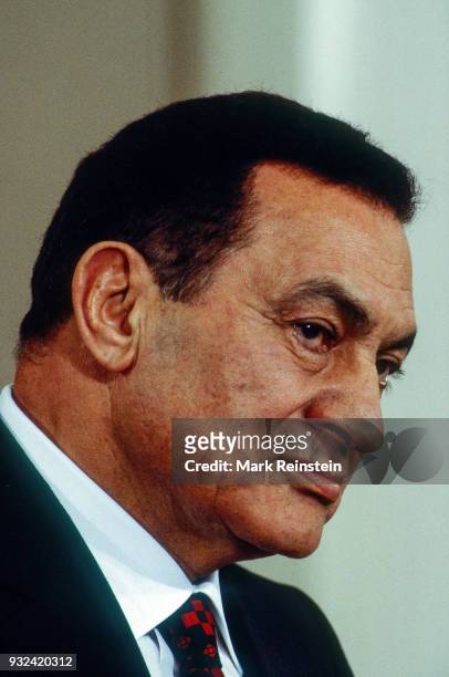 Egyptian President Hosni Mubarak speaks during a press conference in the White House's East Room, Washington DC, September 28, 1995. He was speaking...