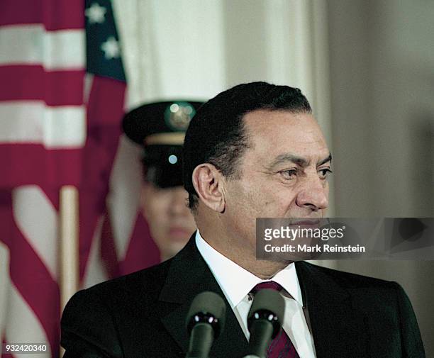 Egyptian President Hosni Mubarak speaks during a press conference in the White House's East Room, Washington DC, April 6, 1993.