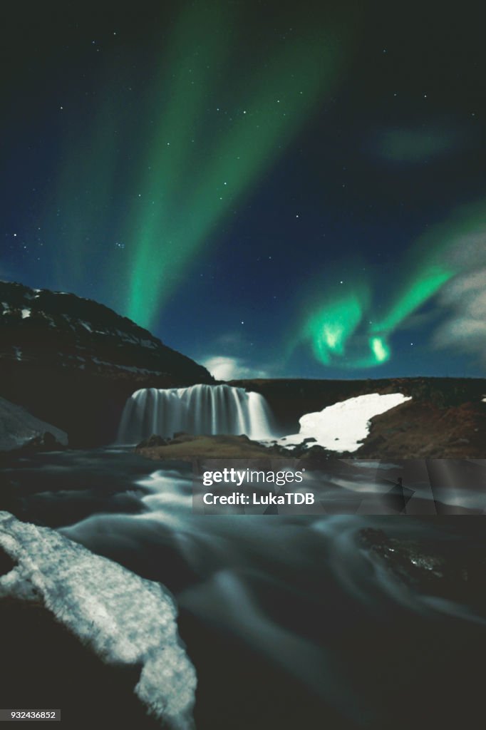 Northern lights in Mount Kirkjufell Iceland