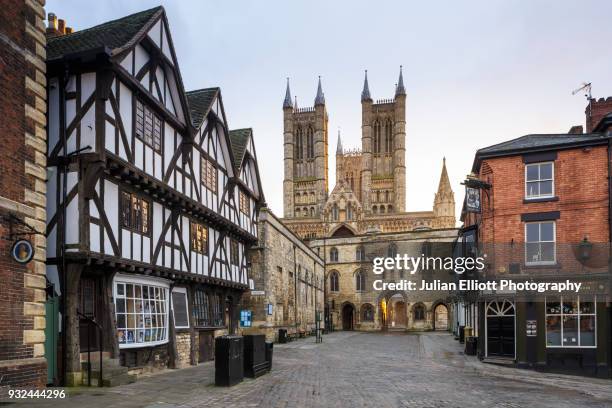 lincoln cathedral in england, uk. - lincoln lincolnshire stockfoto's en -beelden