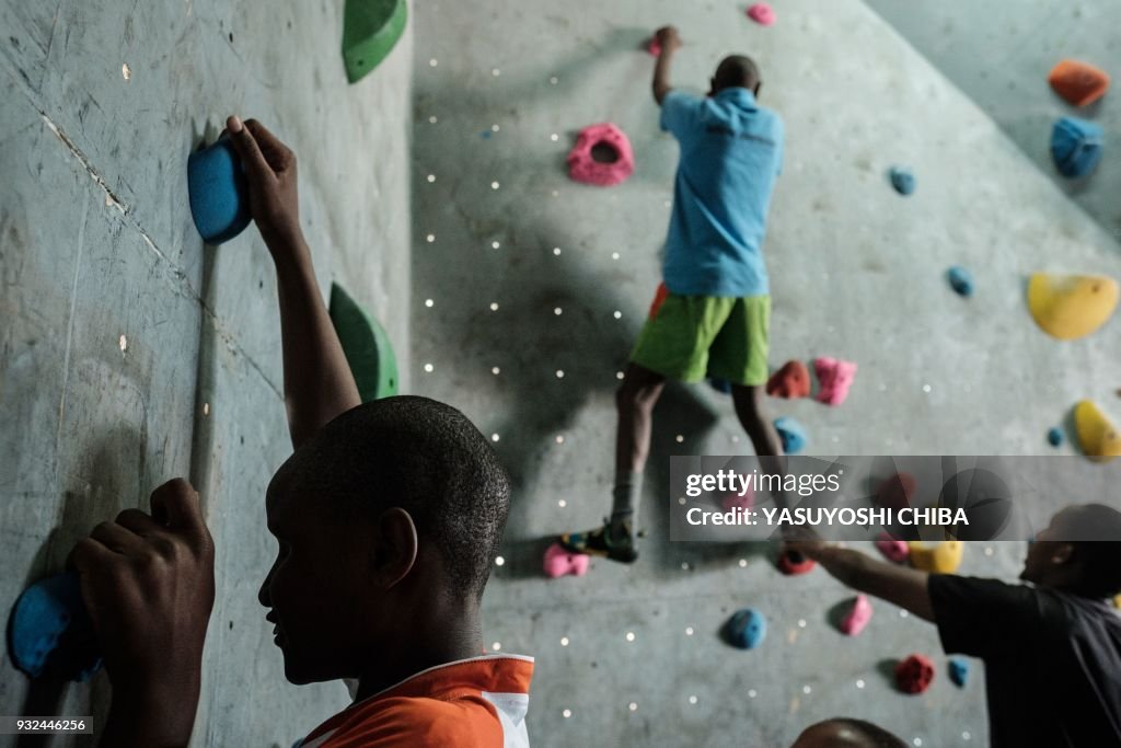 KENYA-JAPAN-FREE CLIMBING-BLIND