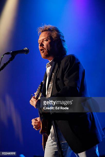 Lee Roy Parnell attends an Intimate Tribute to Les Paul at the Ryman Auditorium on November 19, 2009 in Nashville, Tennessee.