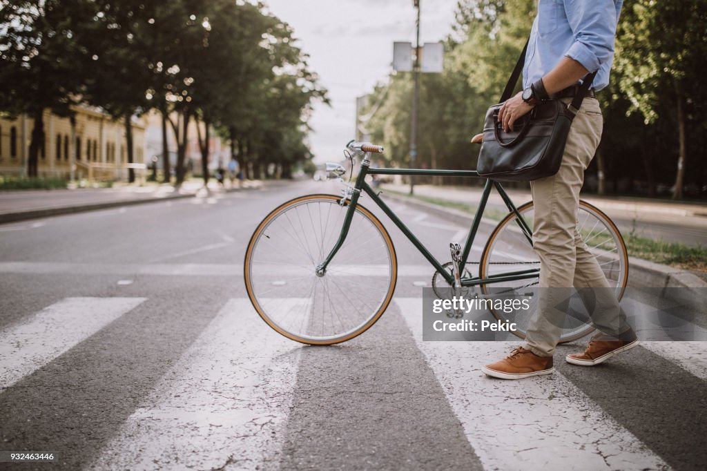 Crossing the Street with the bicycle