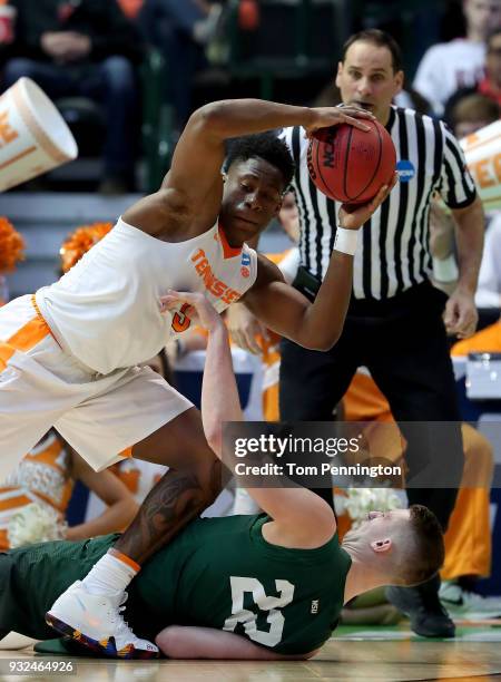 Admiral Schofield of the Tennessee Volunteers with the ball against Parker Ernsthausen of the Wright State Raiders in the first half in the first...