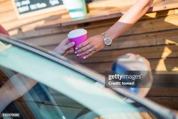 drive-in caffe verkoop - car sale stockfoto's en -beelden