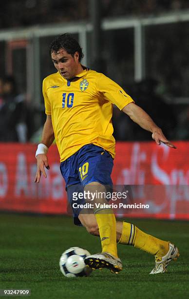 Johan Elmander of Sweden in action during the international friendly match between Italy and Sweden at Dino Manuzzi Stadium on November 18, 2009 in...
