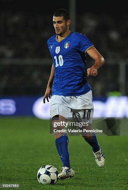 Antonio Candreva of Italy in action during the international friendly match between Italy and Sweden at Dino Manuzzi Stadium on November 18, 2009 in...