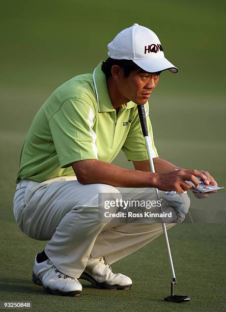 Wen-chong Liang of China during the second round of the Dubai World Championship on the Earth Course, Jumeriah Golf Estates on November 20, 2009 in...