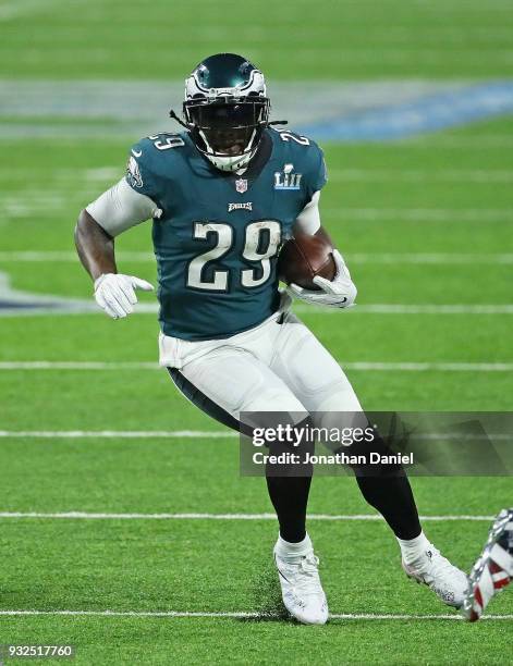 LeGarrette Blount of the Philadelphia Eagles runs against the New England Patroits during Super Bowl Lll at U.S. Bank Stadium on February 4, 2018 in...