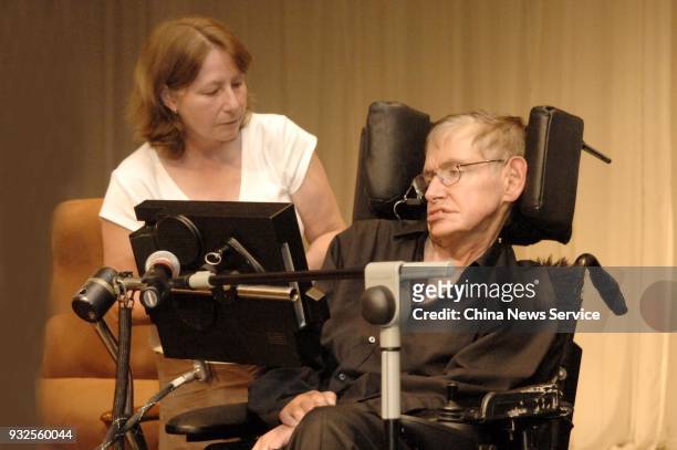 British theoretical physicist Stephen Hawking answers listeners' questions during a science meeting on June 22, 2006 in Beijing, China. Physicist...