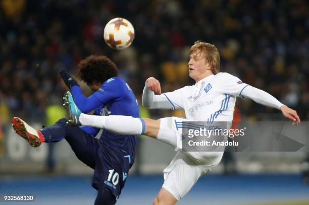 Felipe Anderson of Lazio in action against Artem Shabanov of Dynamo Kyiv during the Europa League round 16 second second leg football match between...