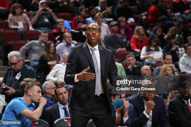 Assistant Coach Sam Cassell of the LA Clippers reacts to a play during the game against the LA Clippers on March 13, 2018 at the United Center in...