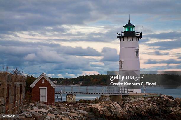 portsmouth harbor (newcastle) lighthouse - portsmouth new hampshire imagens e fotografias de stock