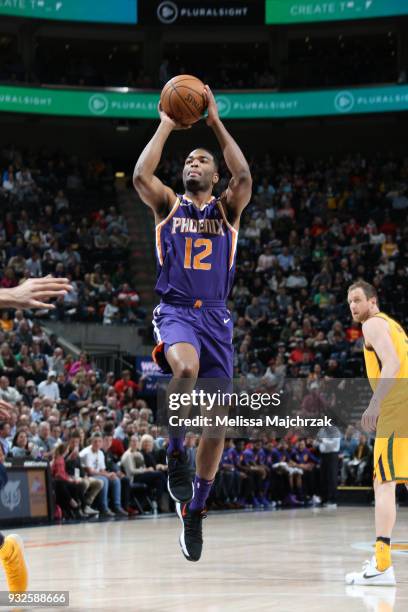 Warren of the Phoenix Suns shoots the ball against the Utah Jazz on March 15, 2018 at vivint.SmartHome Arena in Salt Lake City, Utah. NOTE TO USER:...