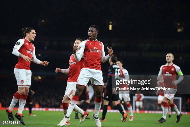 Danny Welbeck of Arsenal celebrates scoring his 1st goal with Hector Bellerin during the UEFA Europa League Round of 16 2nd leg match between Arsenal...