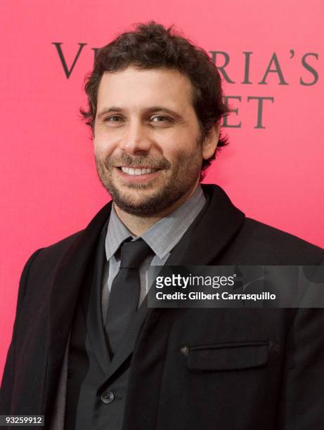 Jeremy Sisto attends the Victoria's Secret fashion show at The Armory on November 19, 2009 in New York City.