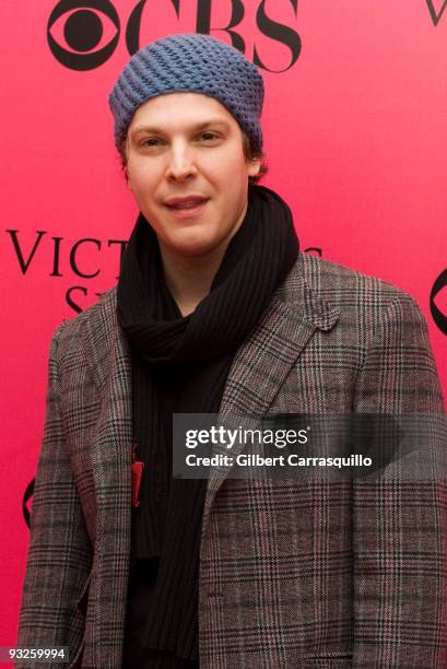 Gavin DeGraw attends the Victoria's Secret fashion show at The Armory on November 19, 2009 in New York City.