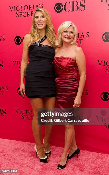 Heidi Klum and Victoria's Secret CEO Sharen Turney attend the Victoria's Secret fashion show at The Armory on November 19, 2009 in New York City.