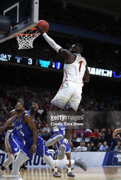 Rawle Alkins of the Arizona Wildcats drives to the basket in the first half against the Buffalo Bulls during the first round of the 2018 NCAA Men's...