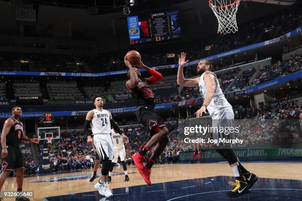 Kris Dunn of the Chicago Bulls drives to the basket during the game against the Memphis Grizzlies on March 15, 2018 at FedExForum in Memphis,...