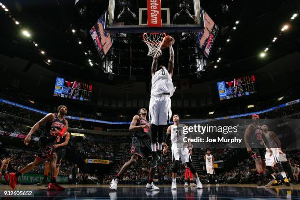 JaMychal Green of the Memphis Grizzlies drives to the basket during the game against the Chicago Bulls on March 15, 2018 at FedExForum in Memphis,...