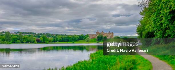 リンリスゴー宮殿、リンリスゴー湖 - スコットランド - リンリスゴー ストックフォトと画像