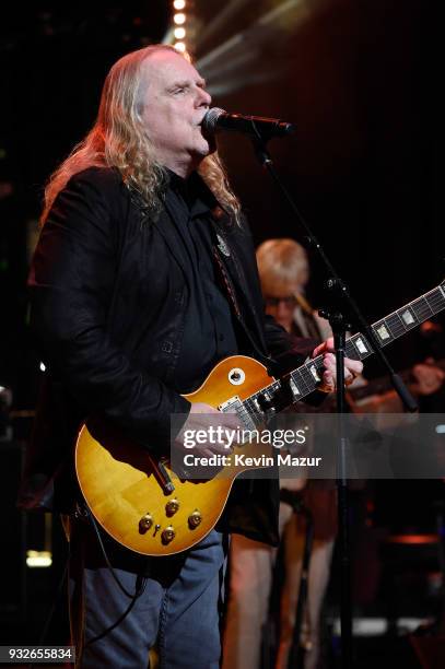 Warren Haynes performs onstage at the Second Annual LOVE ROCKS NYC! A Benefit Concert for God's Love We Deliver at Beacon Theatre on March 15, 2018...