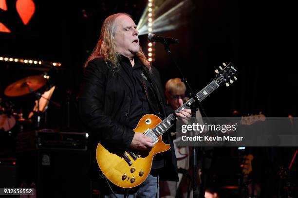 Warren Haynes performs onstage at the Second Annual LOVE ROCKS NYC! A Benefit Concert for God's Love We Deliver at Beacon Theatre on March 15, 2018...