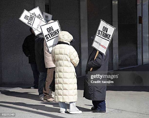 labor dispute - solidariteit vakbond stockfoto's en -beelden