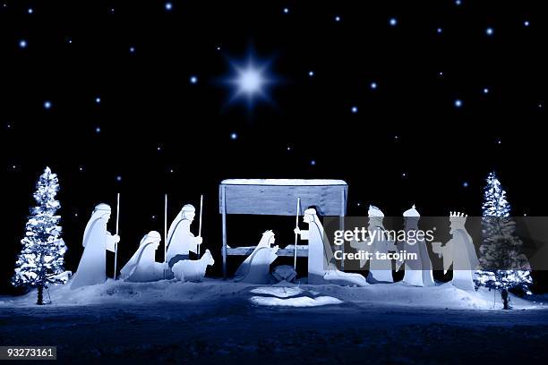 christmas nativity - nativity scene in yard stock pictures, royalty-free photos & images
