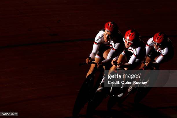 Team Rodin of Australia competes in the Women's Team Pursuit during day three of 2009 UCI Track World Cup at Hisense Arena on November 21, 2009 in...