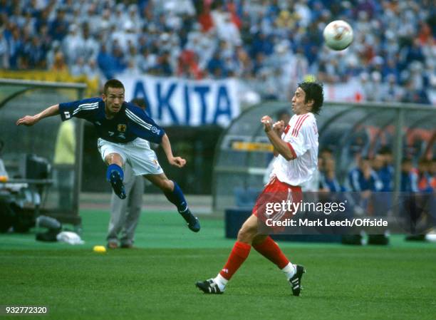 June 2002 Rifu - FIFA World Cup - Japan v Turkey - Hidetoshi NAKATA of Japan crosses the ball