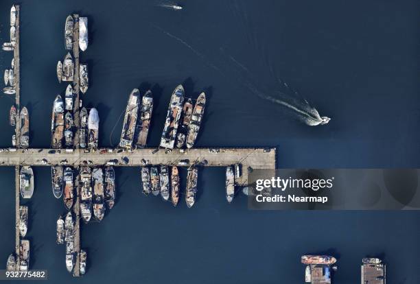 commercial docks from above - seattle port stock pictures, royalty-free photos & images