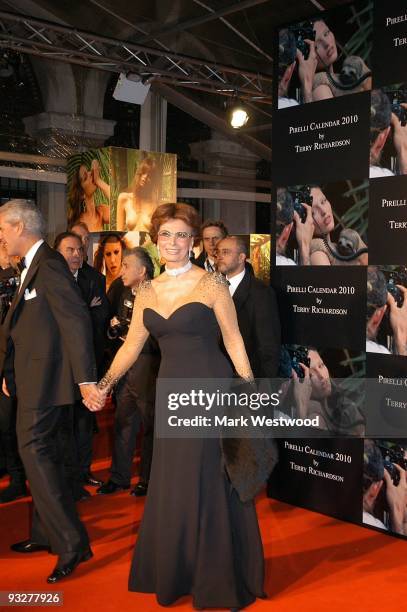 Sophia Loren attends party to celebrate the launch of the 2010 Pirelli Calendar on November 19, 2009 in London, England.