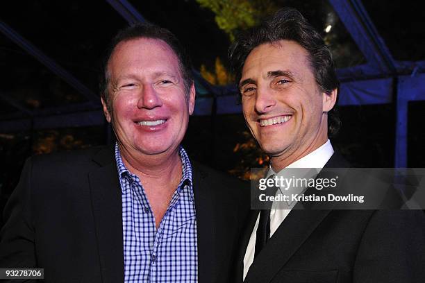 Producer Lawrence Bender and Gary Shandling attend Oceana's 2009 Partners Award Gala on November 20, 2009 in Los Angeles, California.