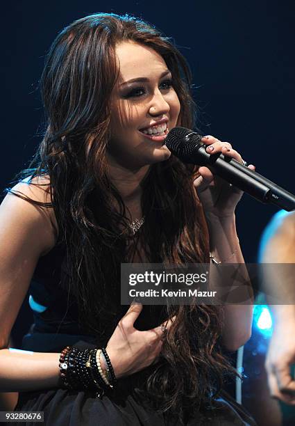 Miley Cyrus performs during her "Wonder World" tour at Nassau Veterans Memorial Coliseum on November 18, 2009 in Uniondale, New York.