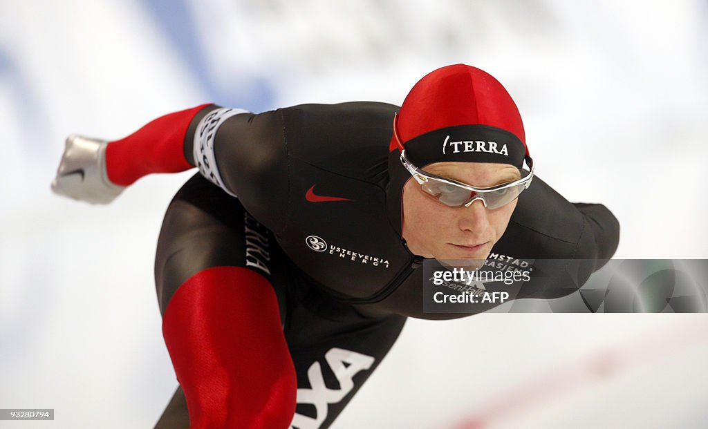 Haavard Boekko of Norway skates in the m