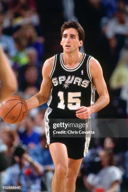 Vinny Del Negro of the San Antonio Spurs dribbles on April 6, 1994 at America West Arena in Phoenix, Arizona. NOTE TO USER: User expressly...
