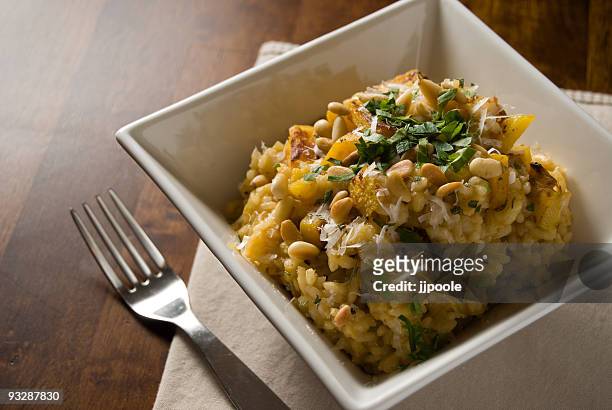 abóbora butternut risoto - arroz de grão curto imagens e fotografias de stock